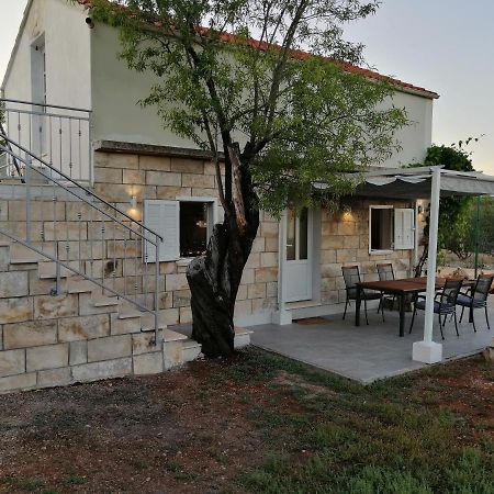 Вилла Olive Grove House Лумбарда Экстерьер фото