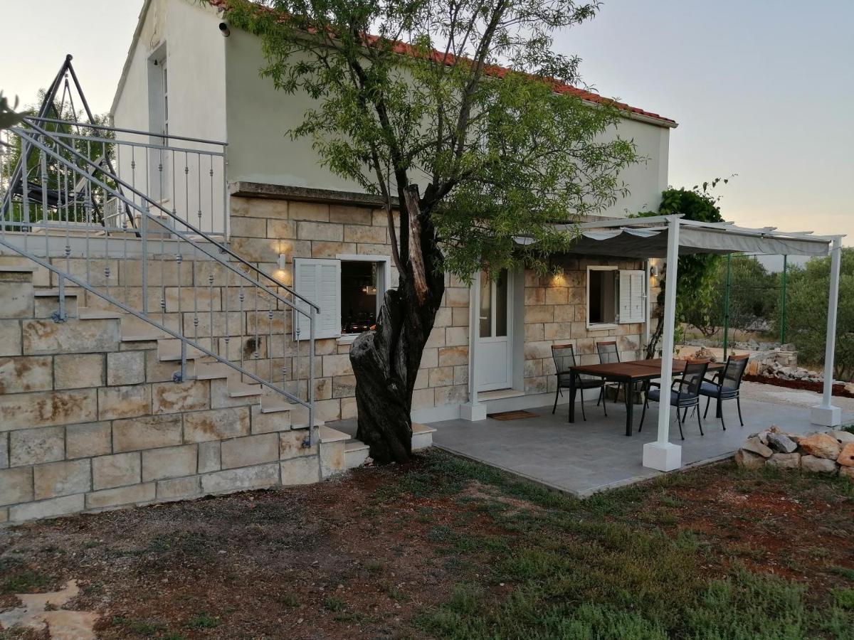 Вилла Olive Grove House Лумбарда Экстерьер фото